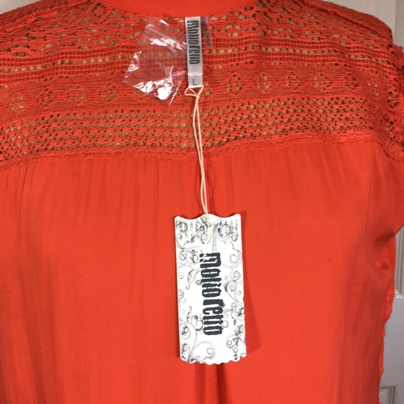 NWT Flowing Blouse with Lace sleeves/trim - Picture 10 of 11